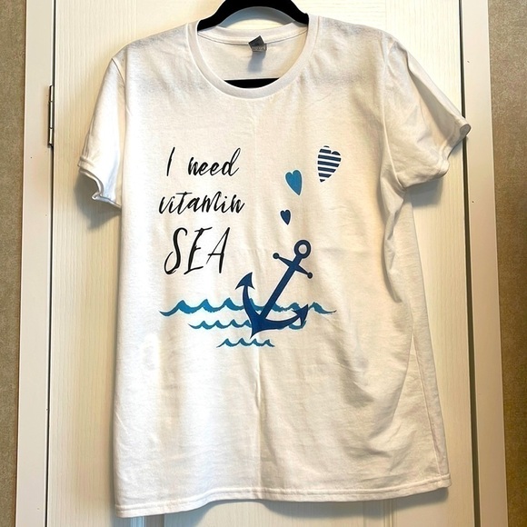 Ladies LG “I need vitamin Sea” tee brand new​​​ - Picture 1 of 2